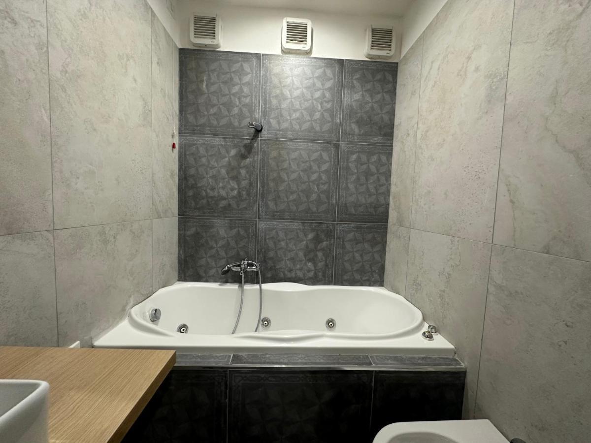 Bed and Breakfast Al Centro Формия Экстерьер фото
