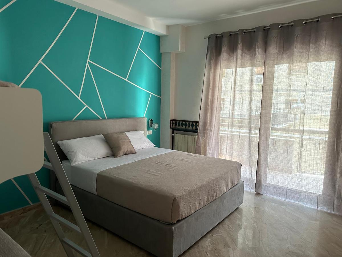 Bed and Breakfast Al Centro Формия Экстерьер фото